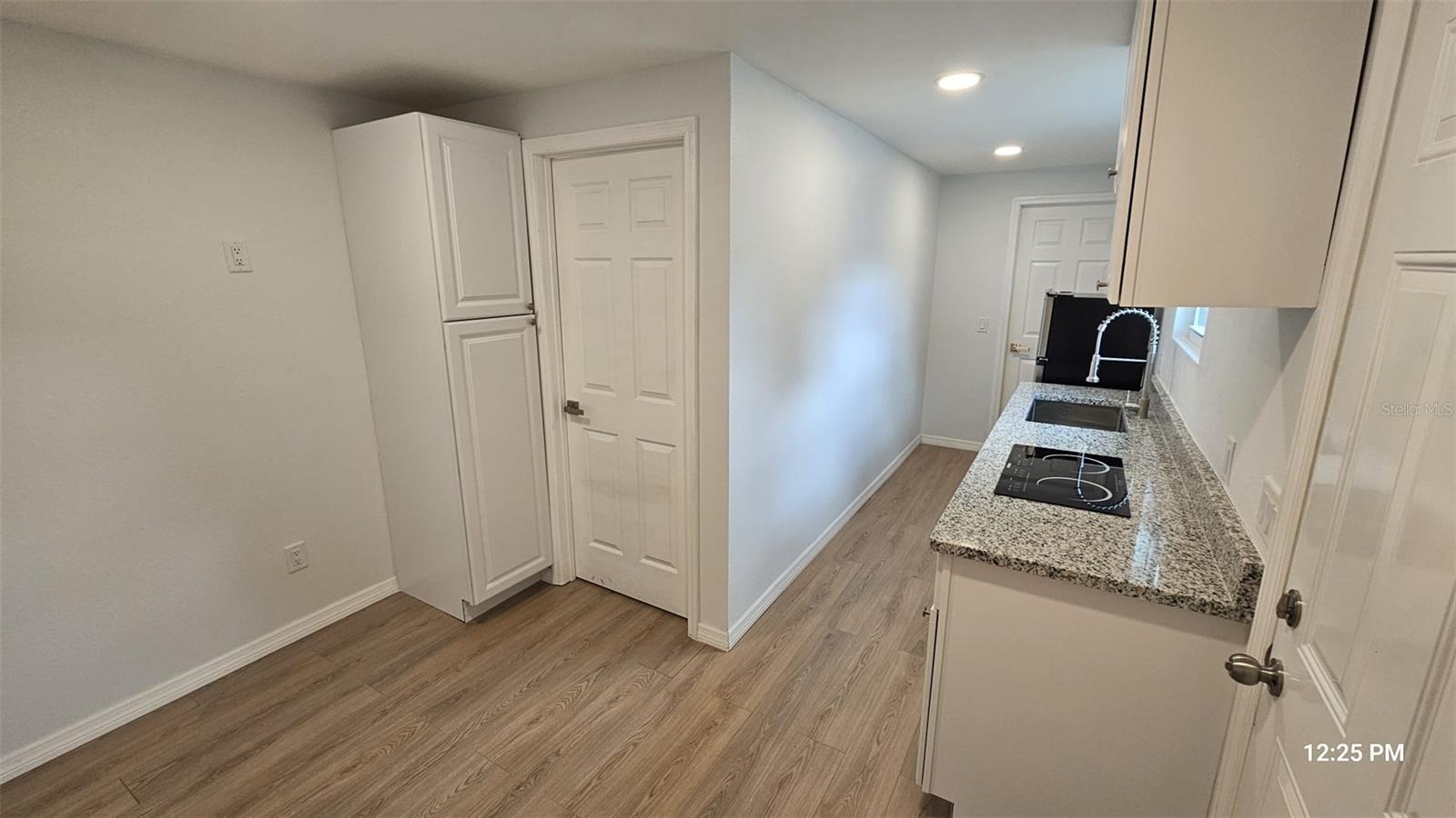 Image 4 of 14 For 3142 Diana Dr  C