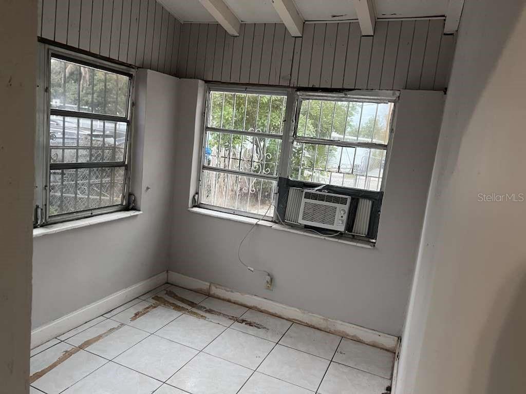 Image 18 of 26 For 18020 2nd Place