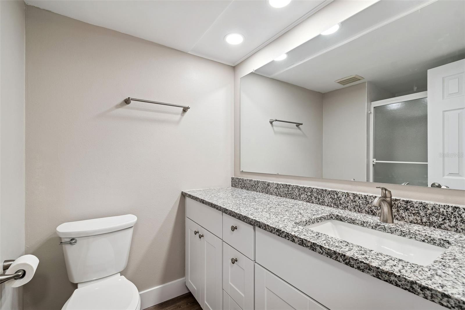 Image 19 of 32 For 225 Country Club Drive E148