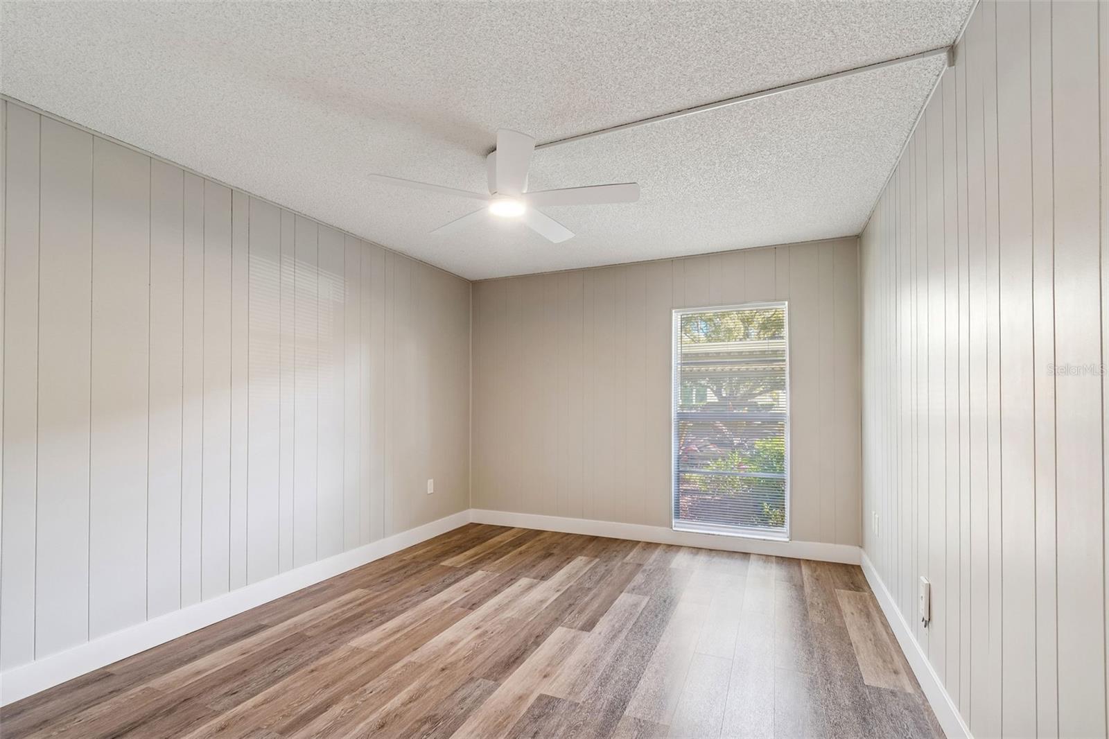 Image 20 of 32 For 225 Country Club Drive E148