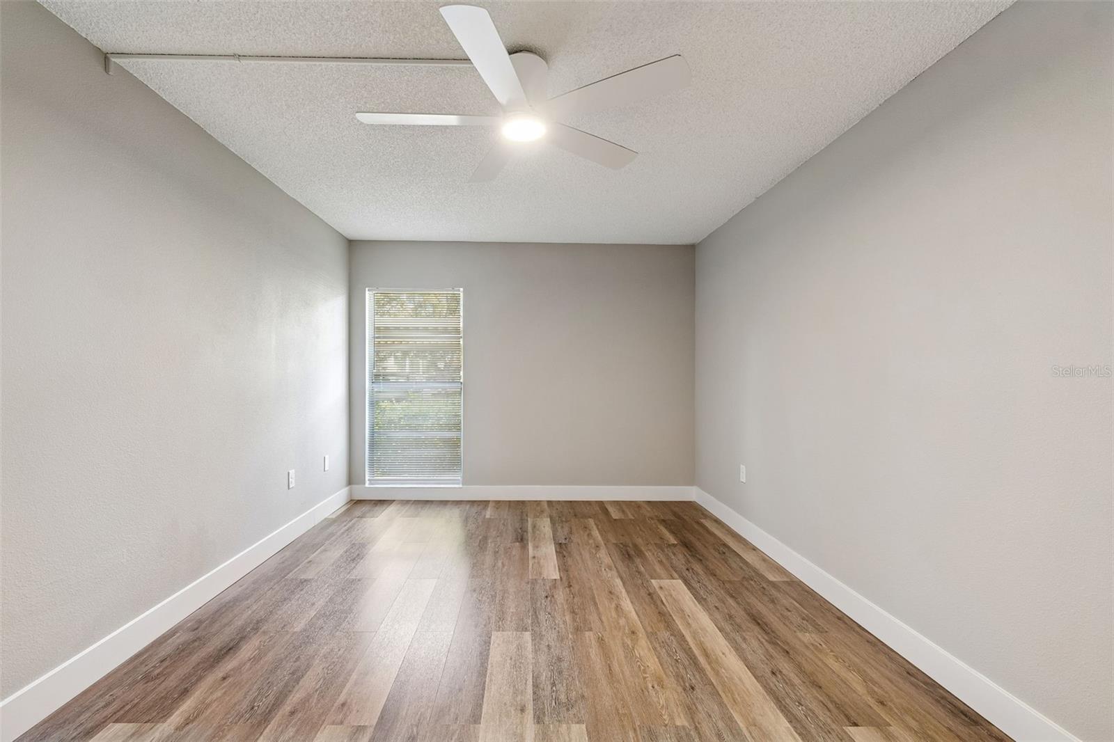 Image 22 of 32 For 225 Country Club Drive E148