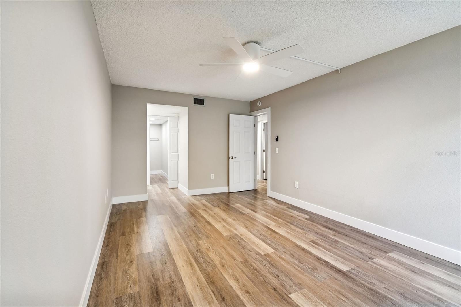 Image 23 of 32 For 225 Country Club Drive E148