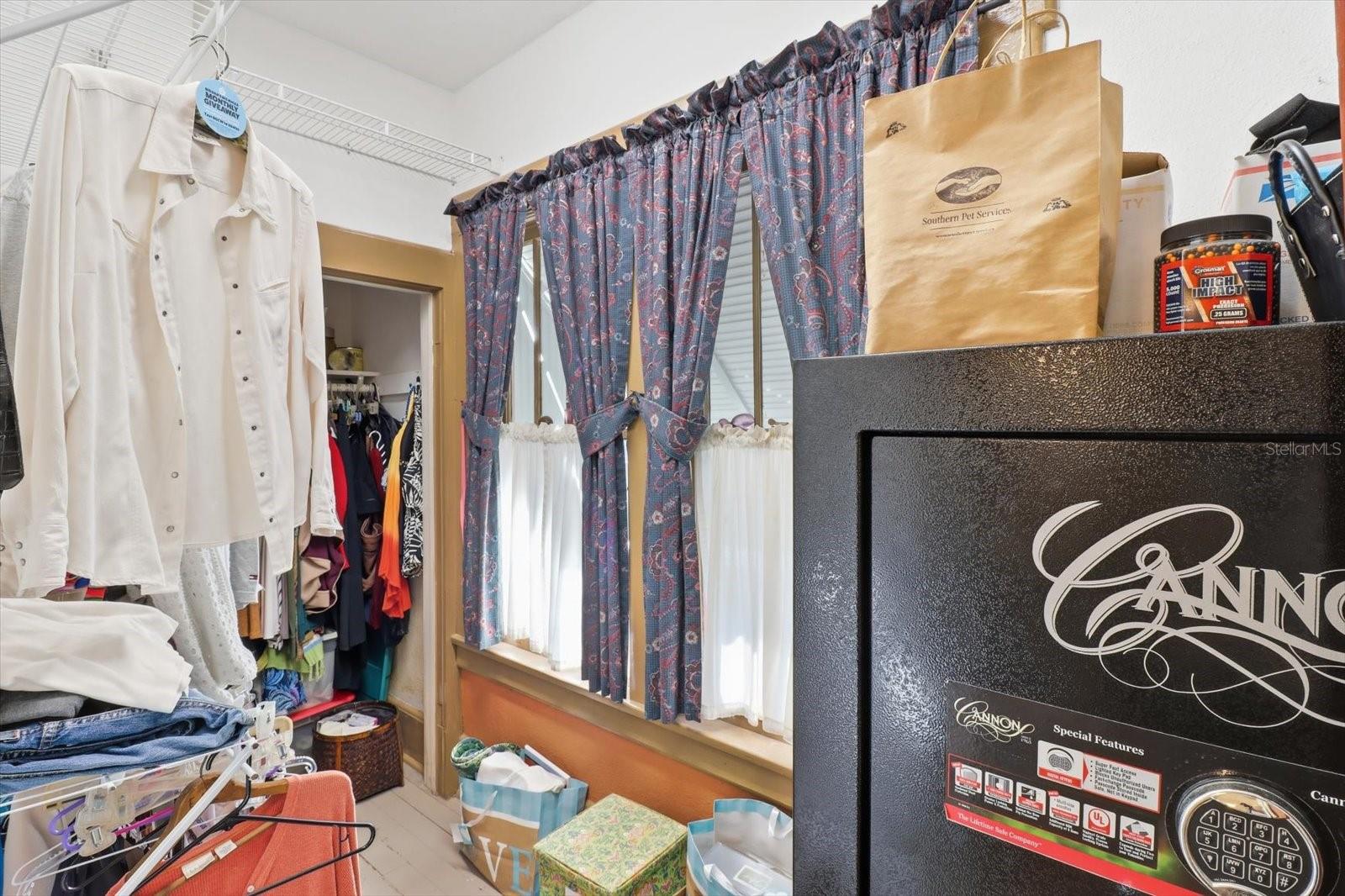 Image 10 of 48 For 754 2nd Avenue