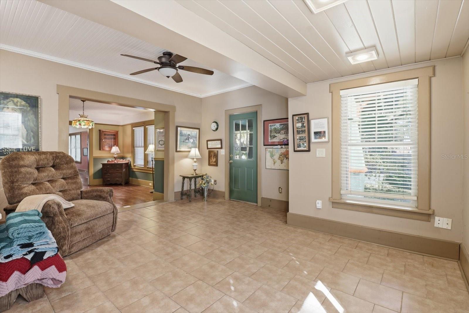 Image 15 of 48 For 754 2nd Avenue