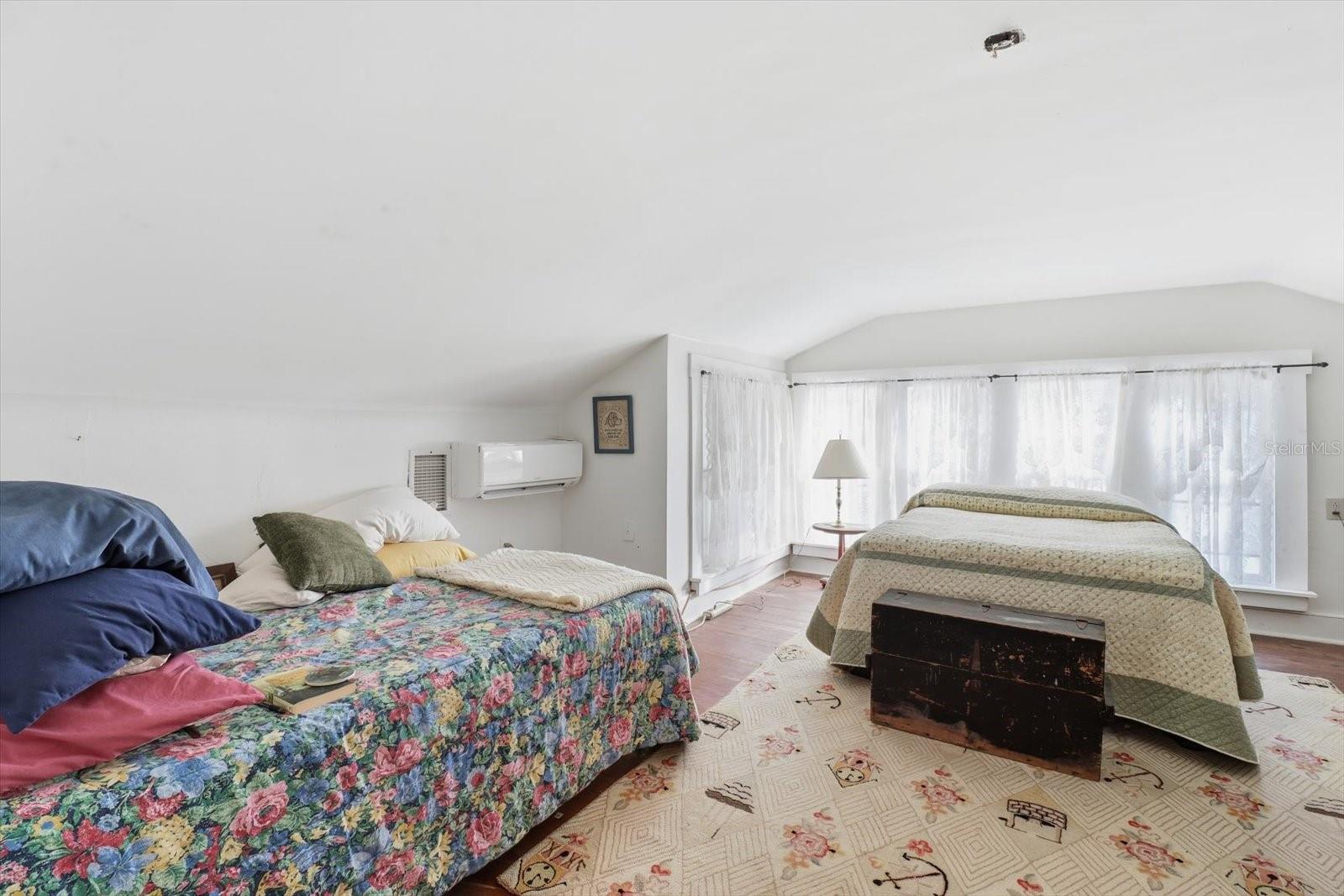 Image 28 of 48 For 754 2nd Avenue