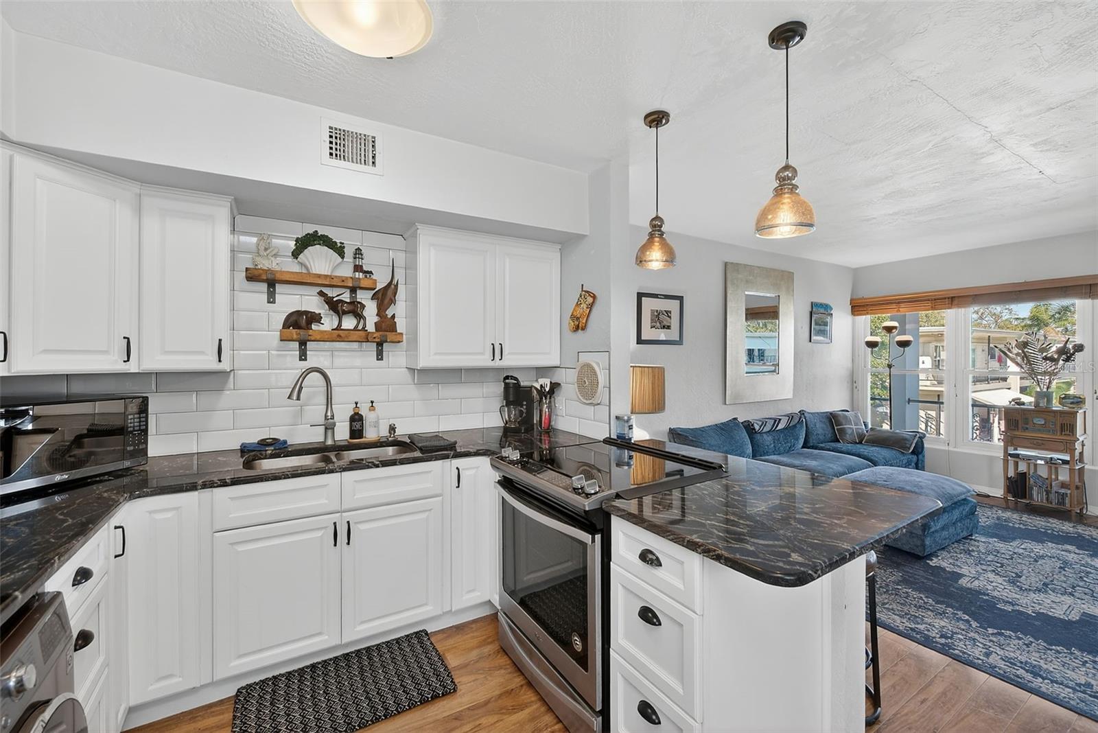 Image 11 of 26 For 5664 40th Terrace N 433