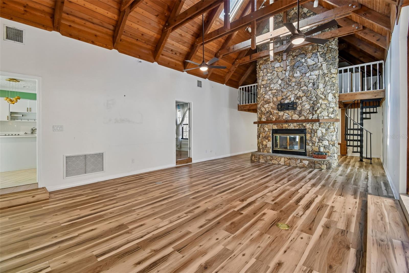 Image 19 of 98 For 238 Crooked Tree Trail