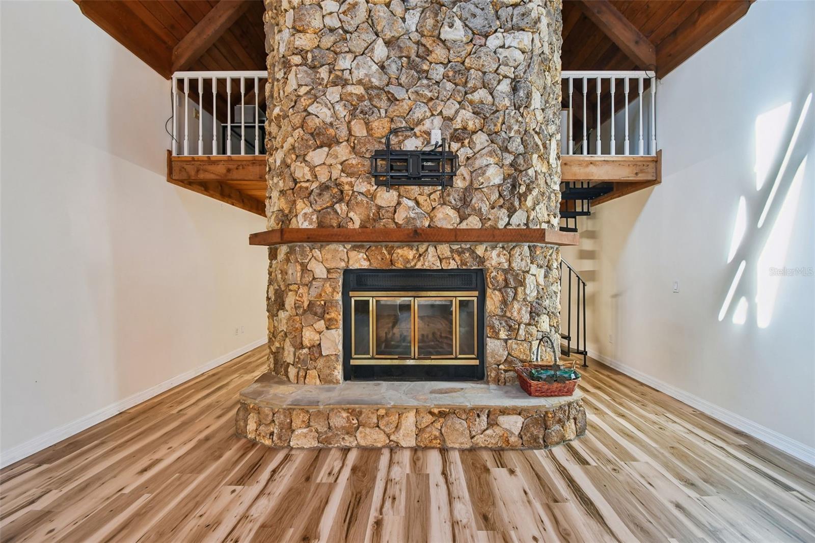 Image 23 of 98 For 238 Crooked Tree Trail