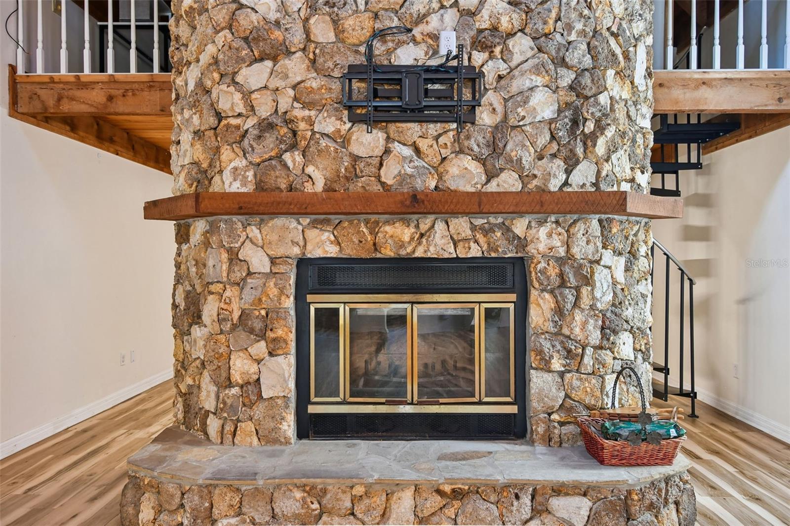 Image 24 of 98 For 238 Crooked Tree Trail