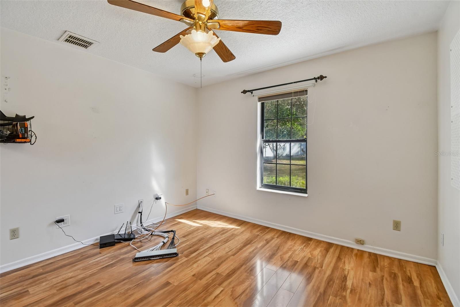 Image 26 of 98 For 238 Crooked Tree Trail