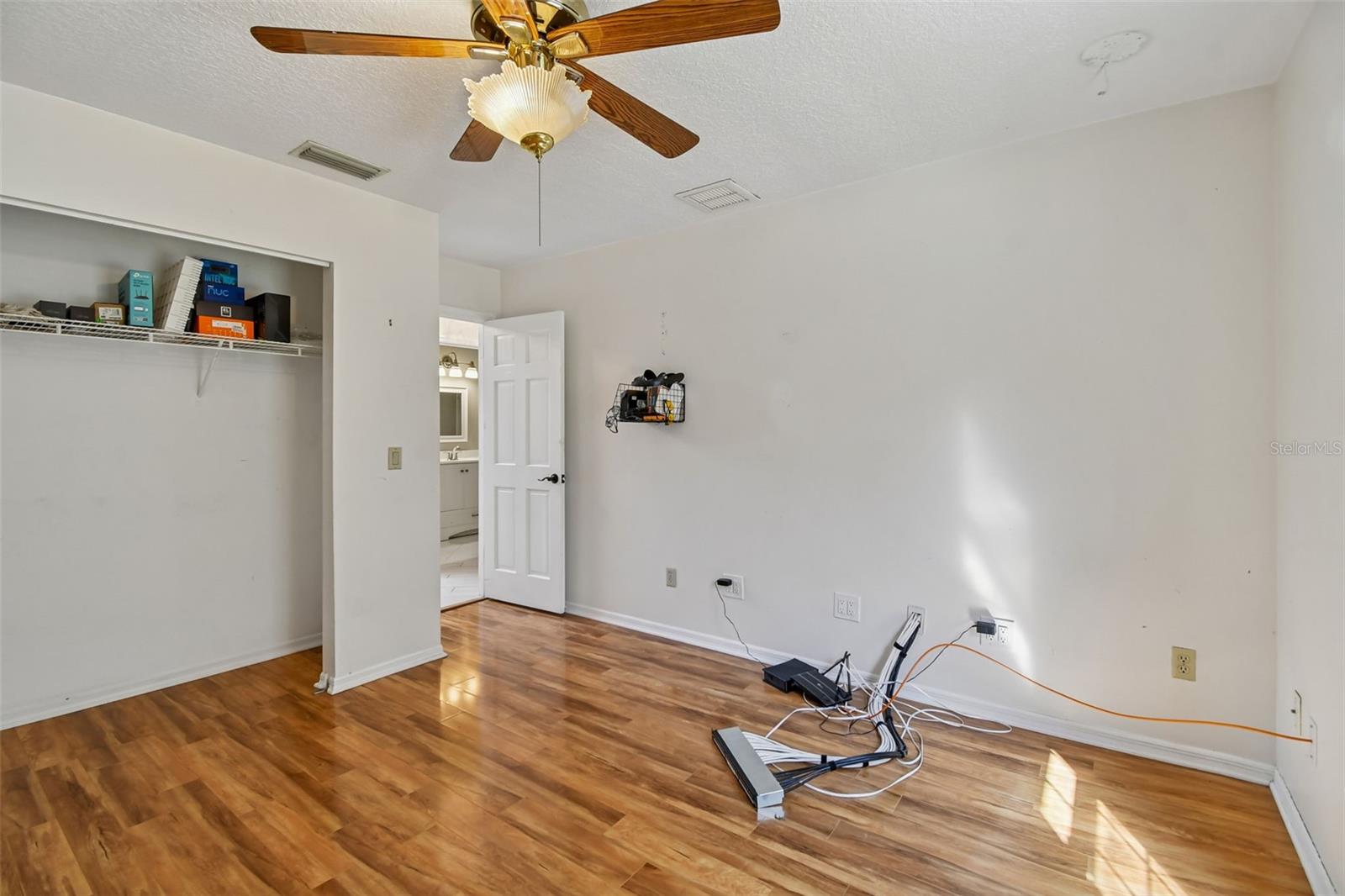 Image 27 of 98 For 238 Crooked Tree Trail