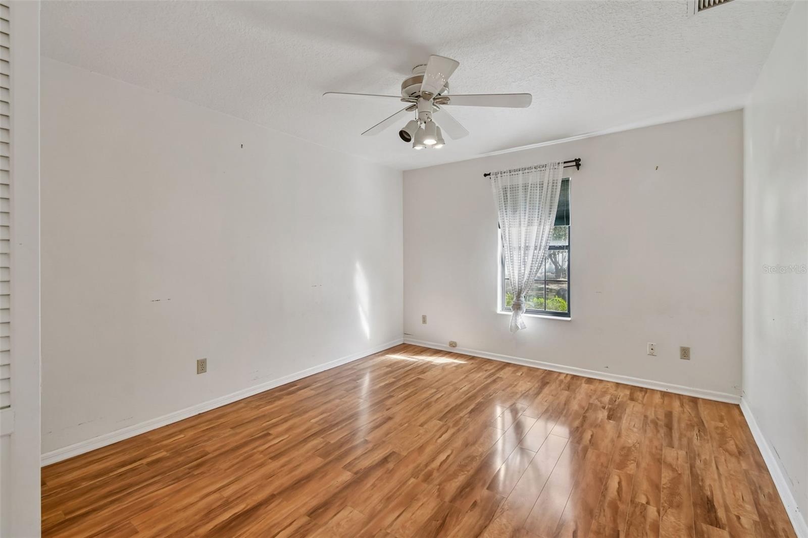 Image 32 of 98 For 238 Crooked Tree Trail