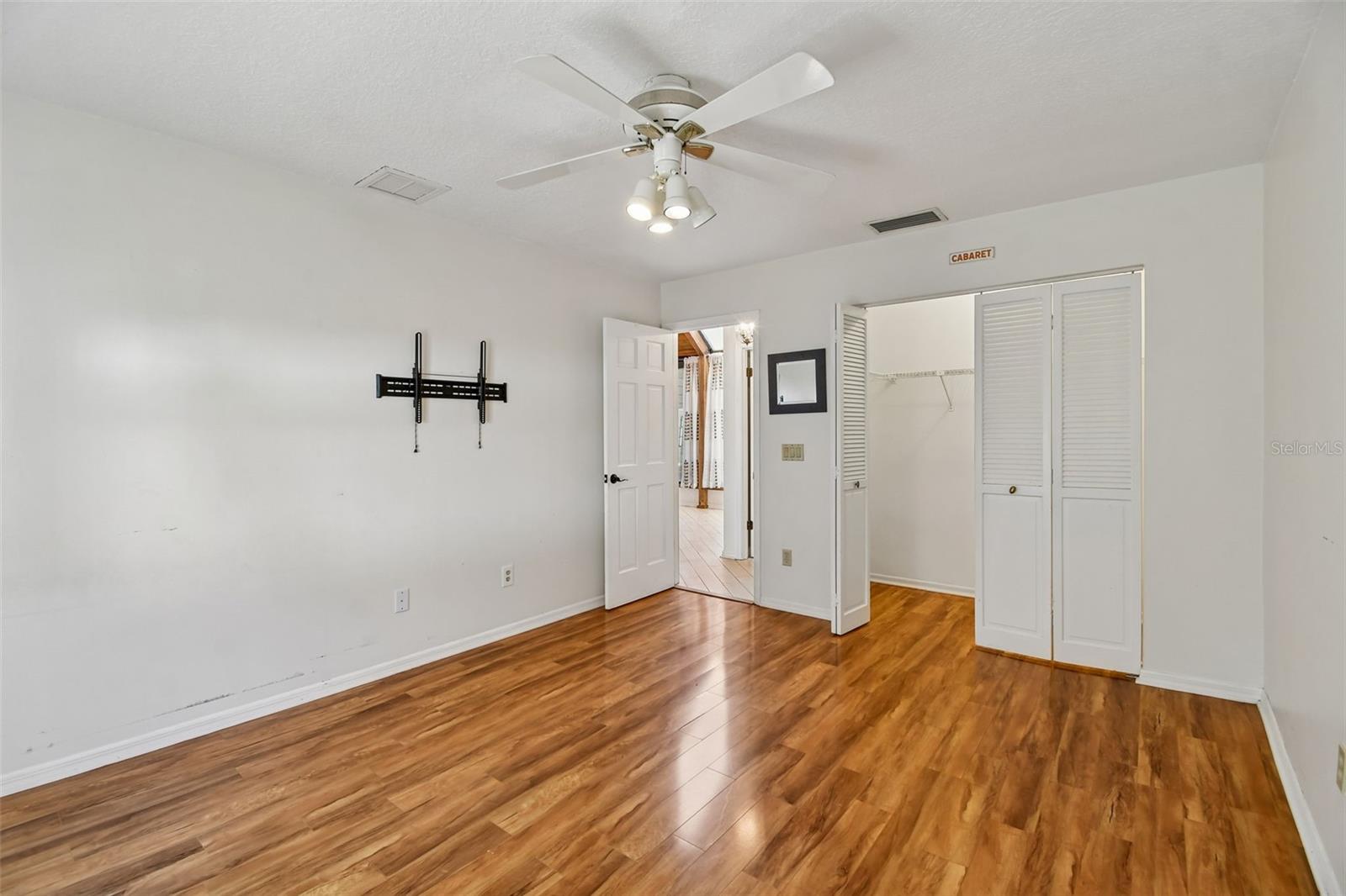 Image 34 of 98 For 238 Crooked Tree Trail