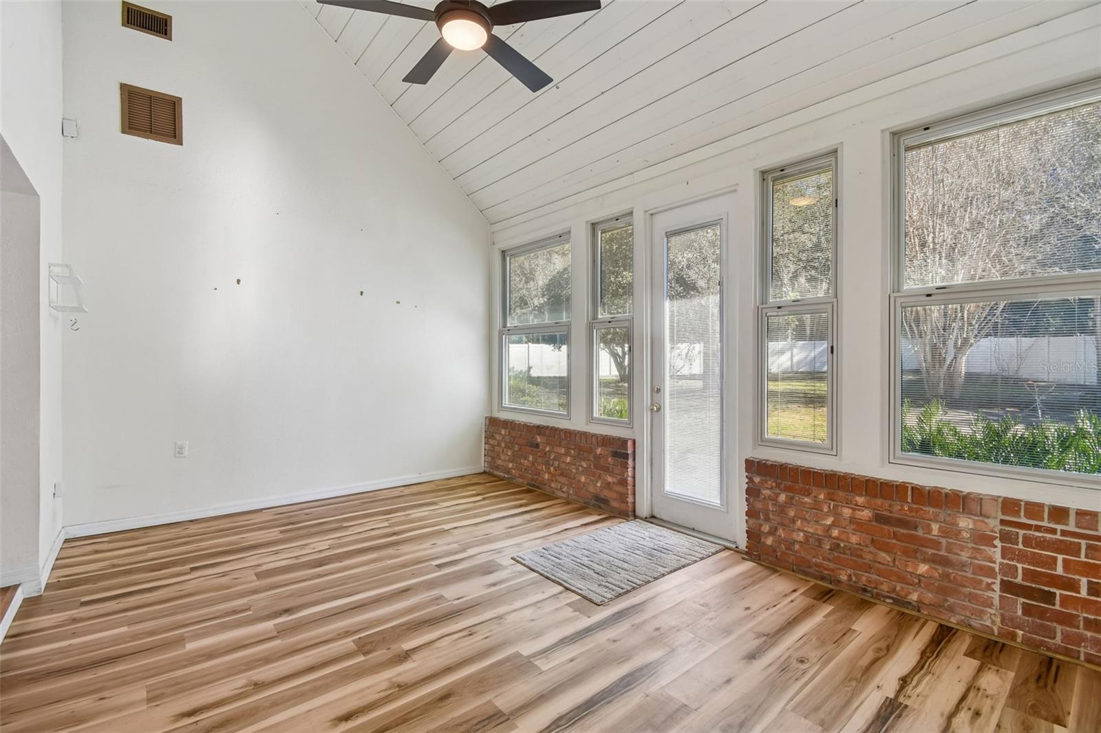 Image 40 of 98 For 238 Crooked Tree Trail