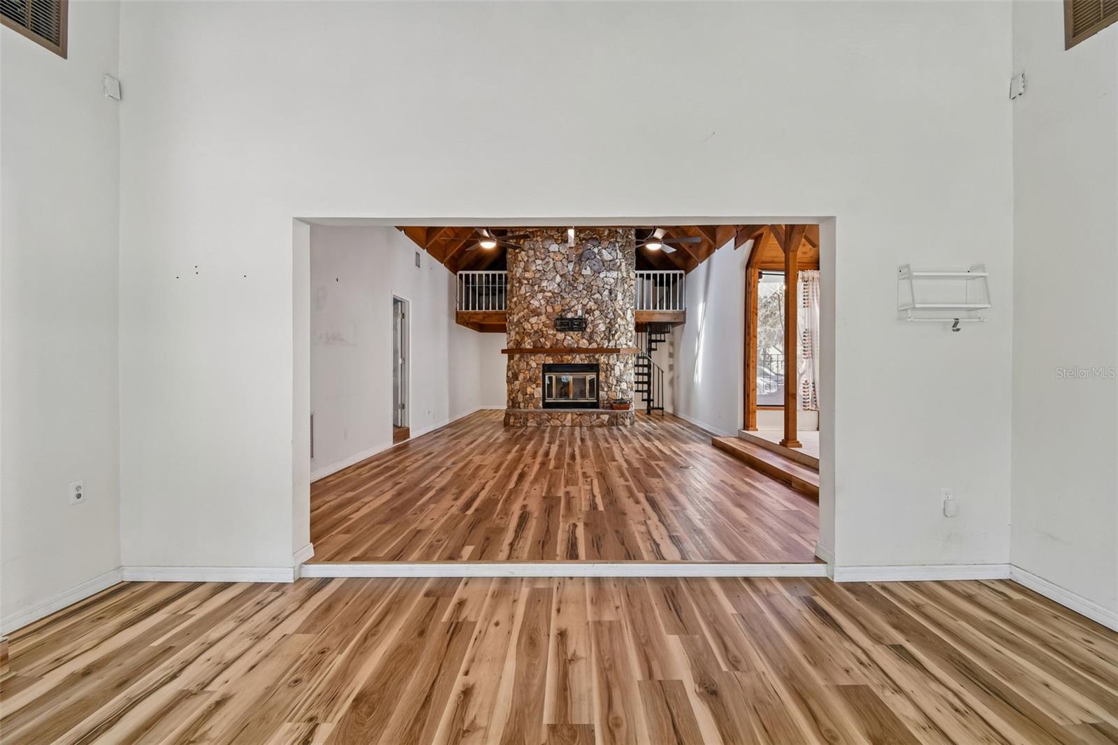 Image 41 of 98 For 238 Crooked Tree Trail