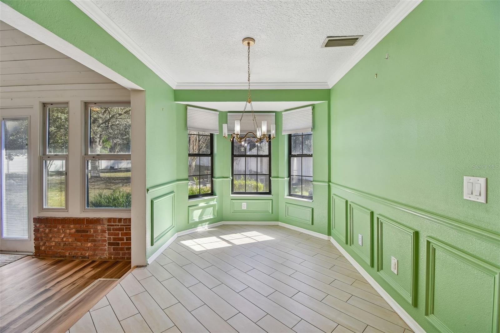 Image 42 of 98 For 238 Crooked Tree Trail