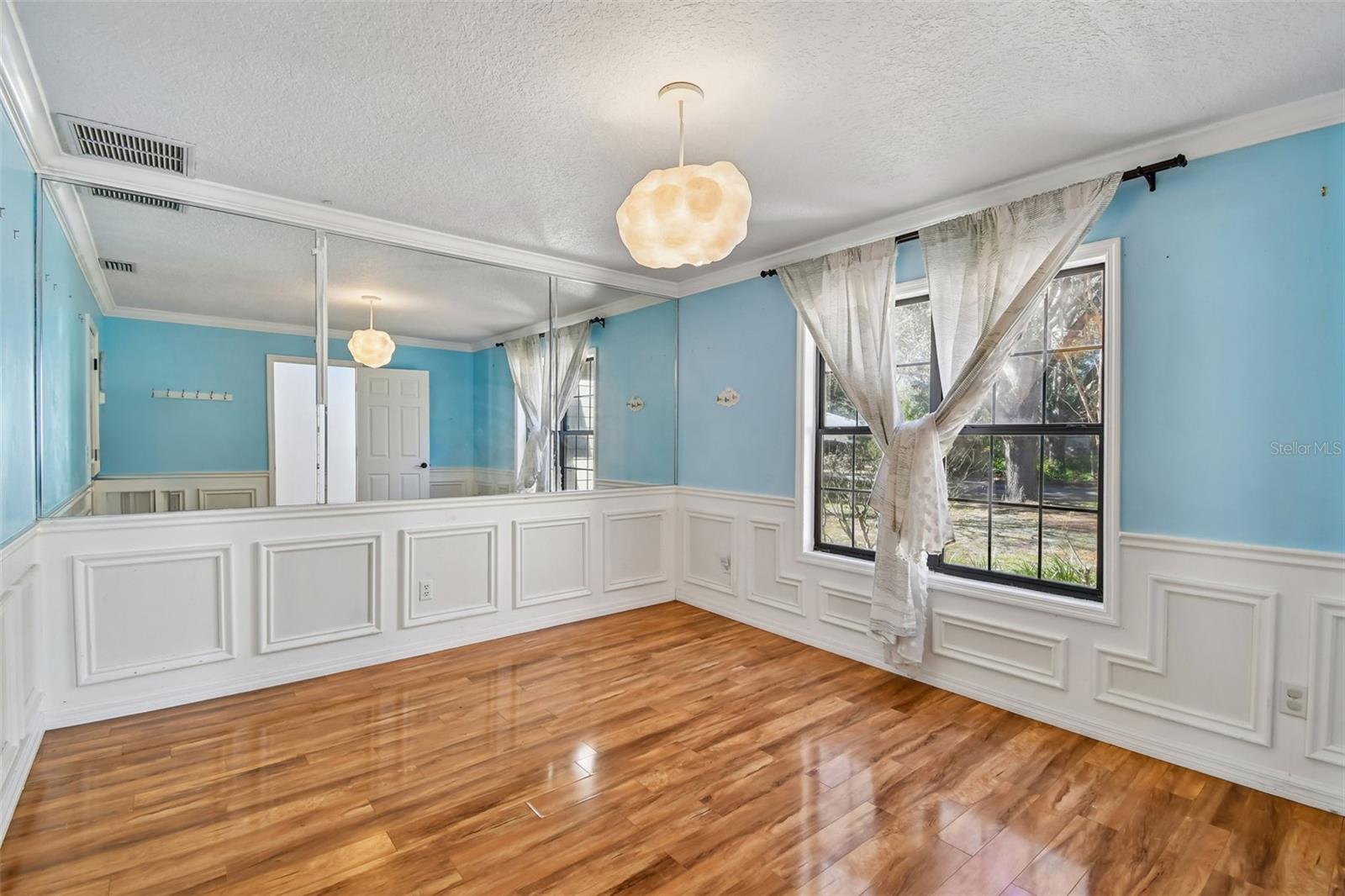 Image 55 of 98 For 238 Crooked Tree Trail