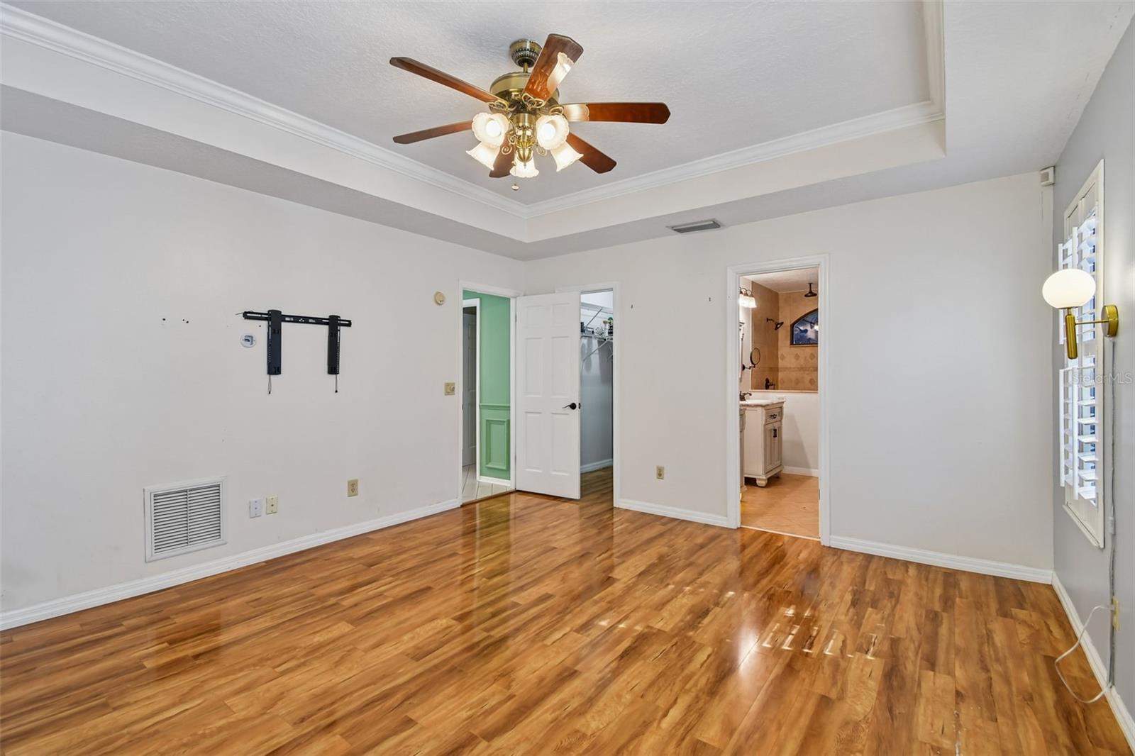 Image 59 of 98 For 238 Crooked Tree Trail