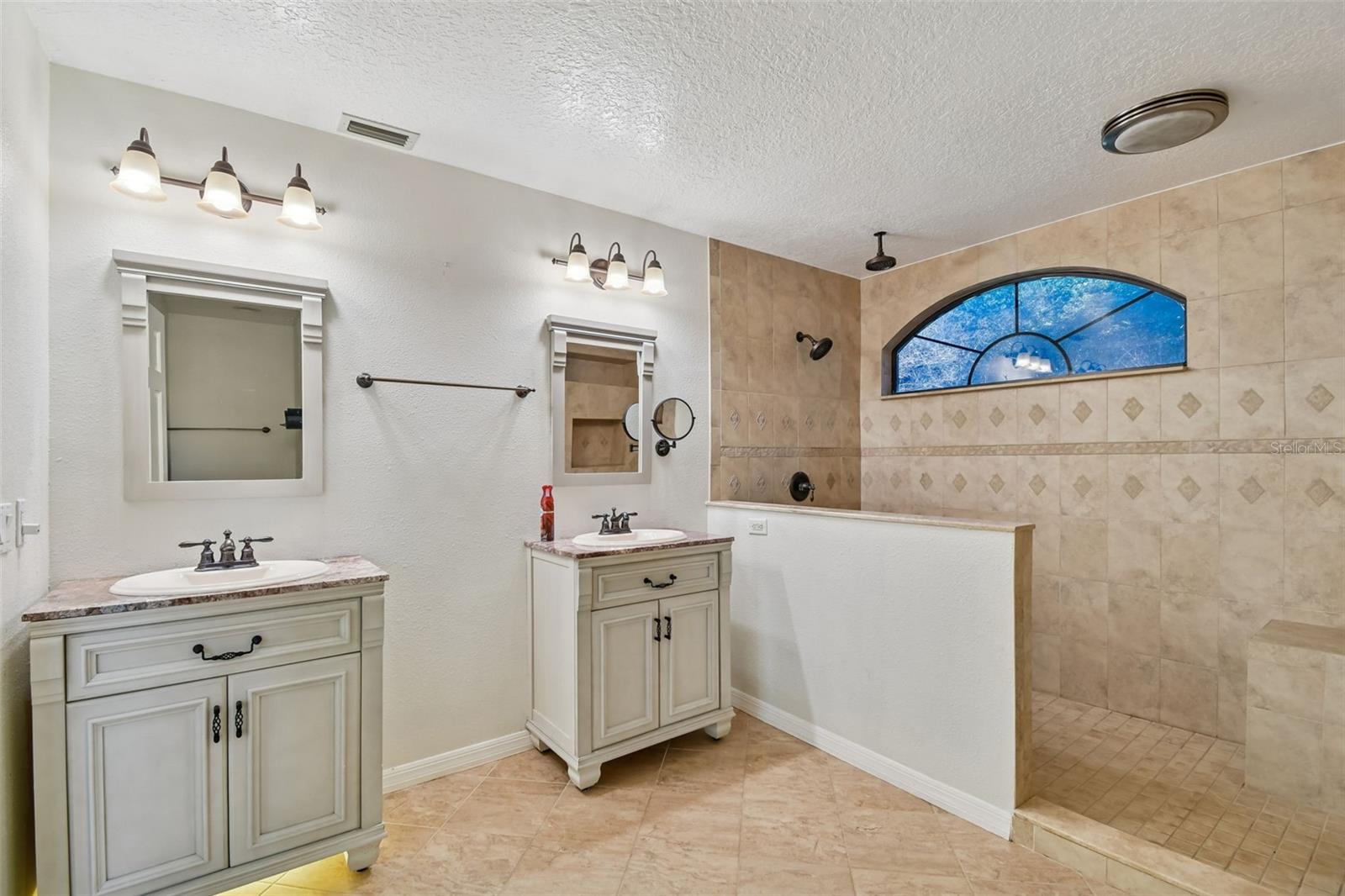 Image 65 of 98 For 238 Crooked Tree Trail