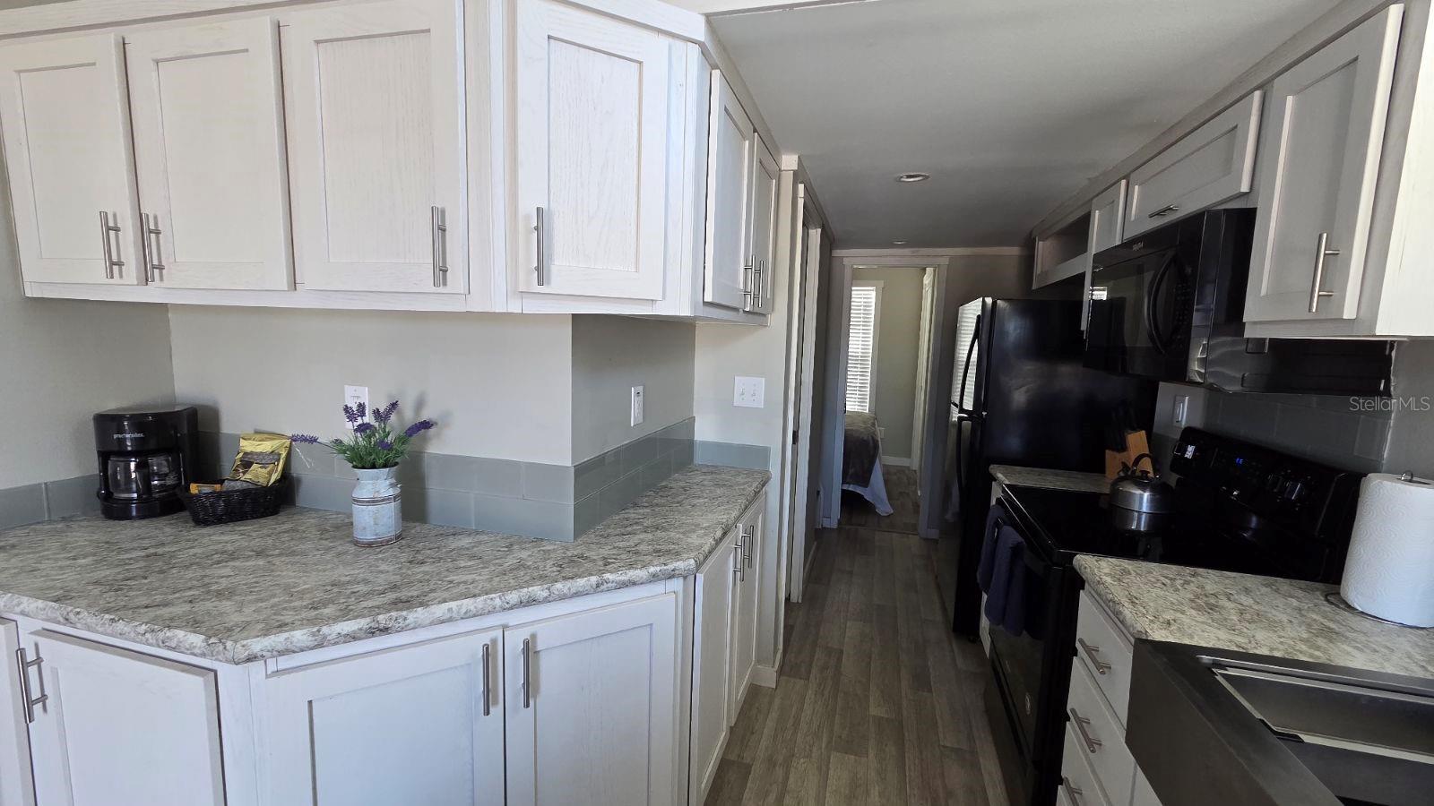 Image 12 of 25 For 330 Cr-630