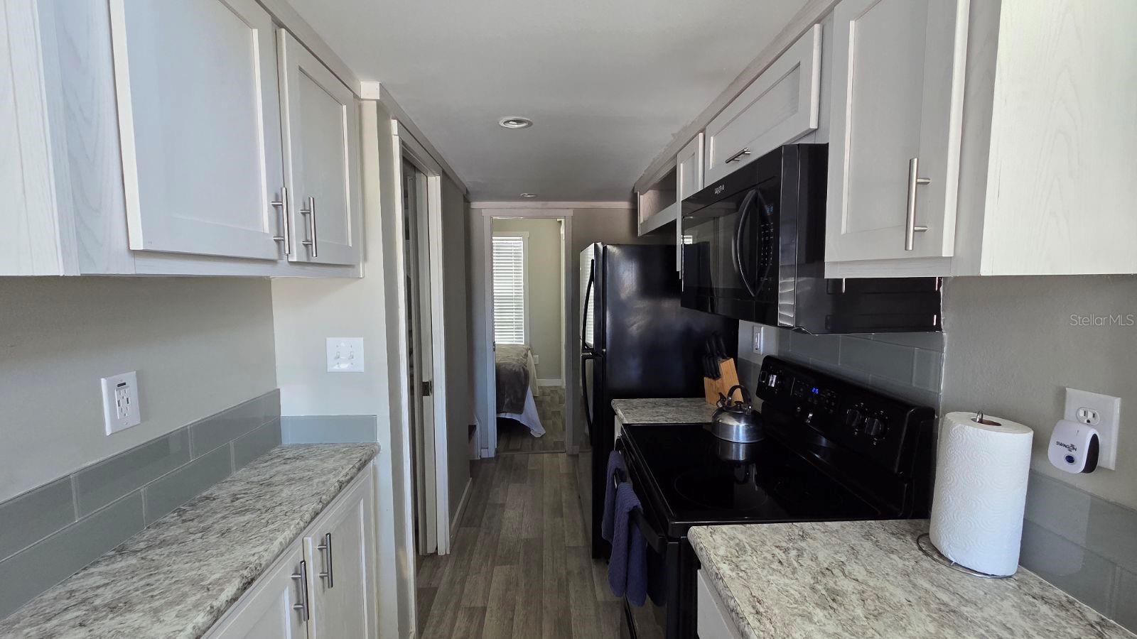 Image 13 of 25 For 330 Cr-630