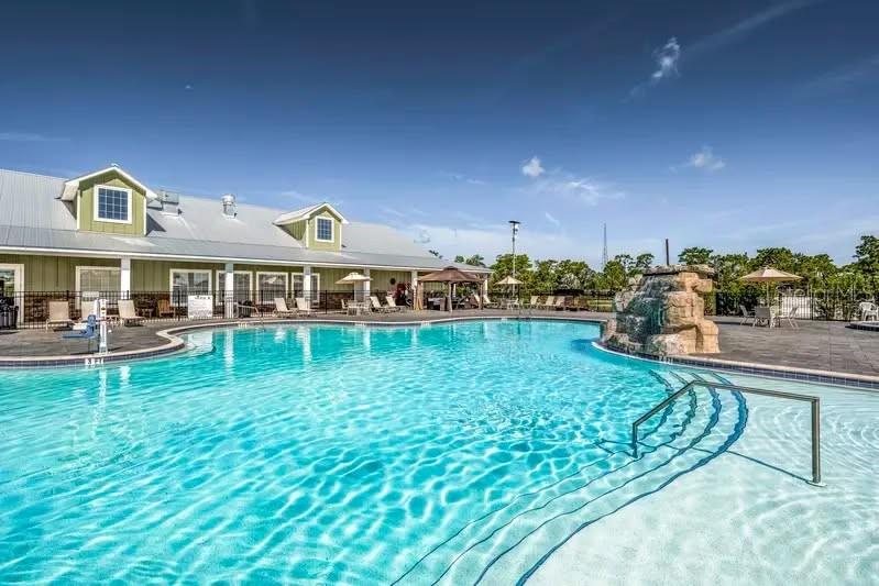 Image 3 of 25 For 330 Cr-630