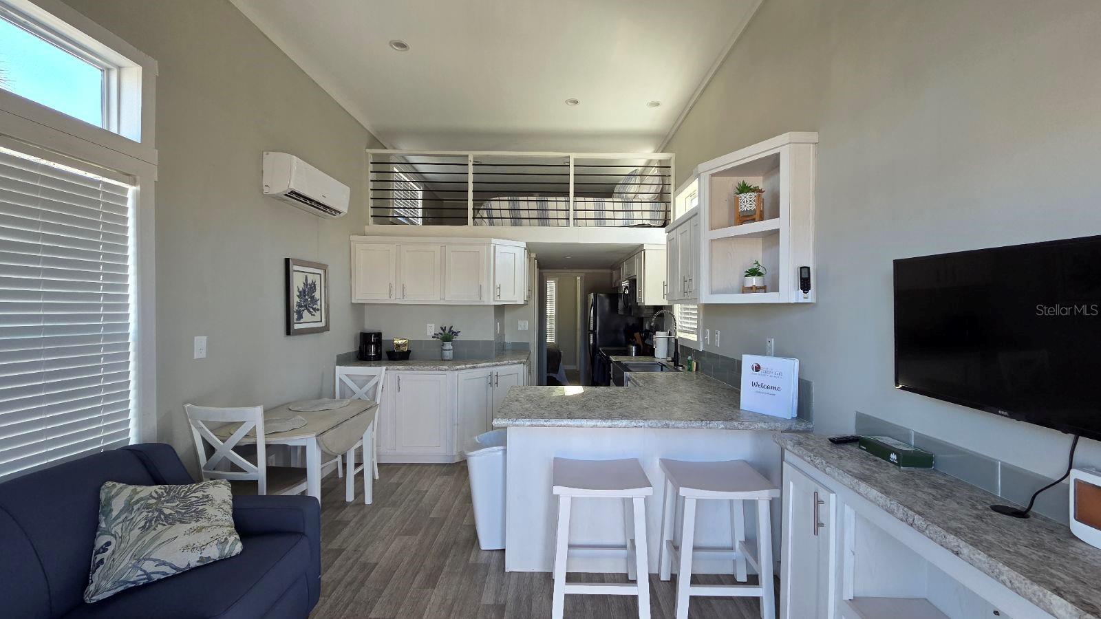 Image 8 of 25 For 330 Cr-630