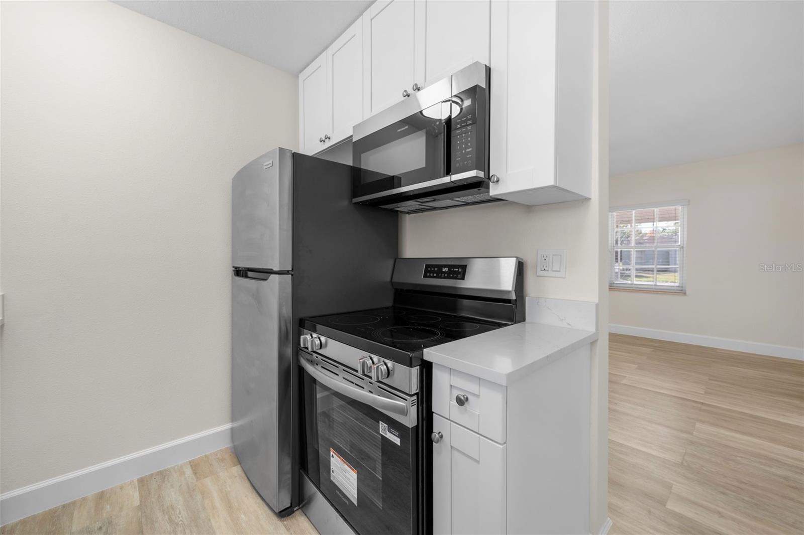 Image 5 of 11 For 4715 Bay Vista Avenue