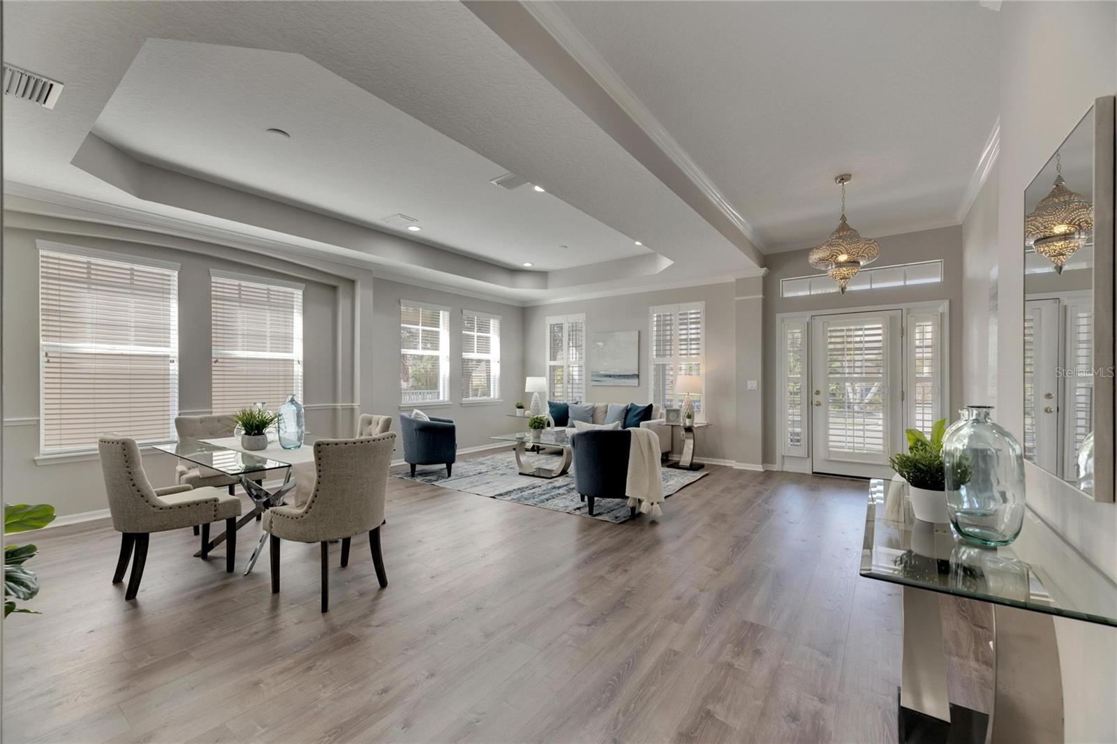 Listing photo id 9 for 528 Islebay Drive