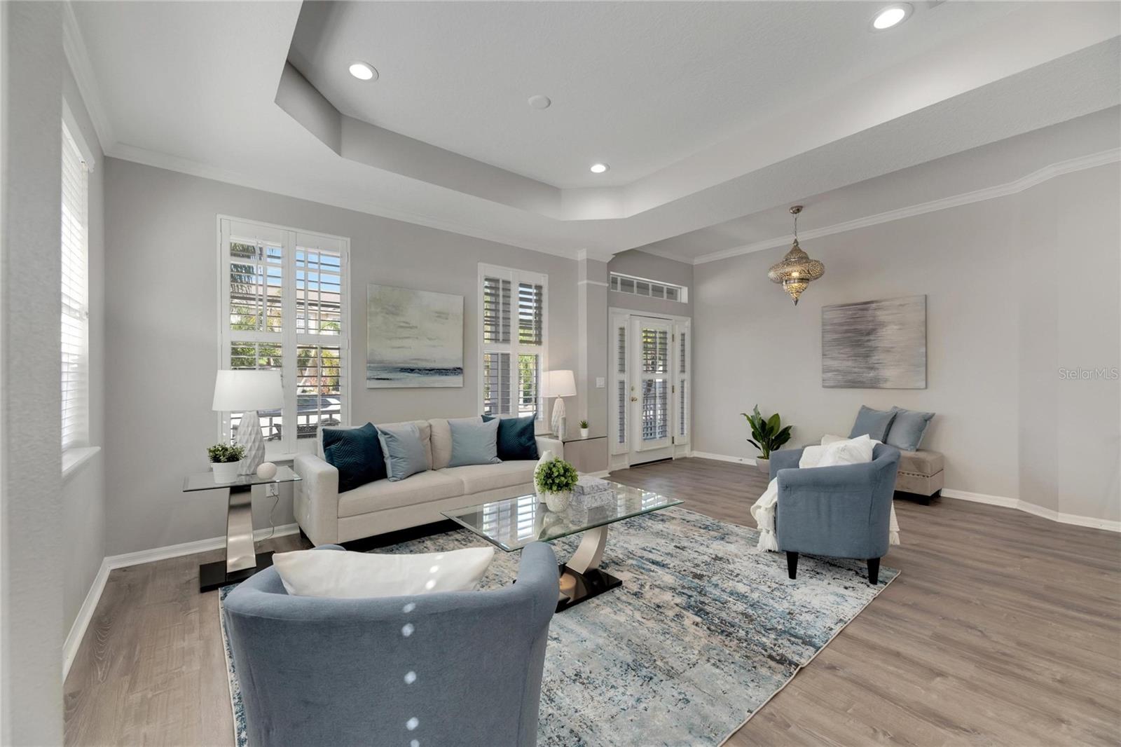 Listing photo id 11 for 528 Islebay Drive