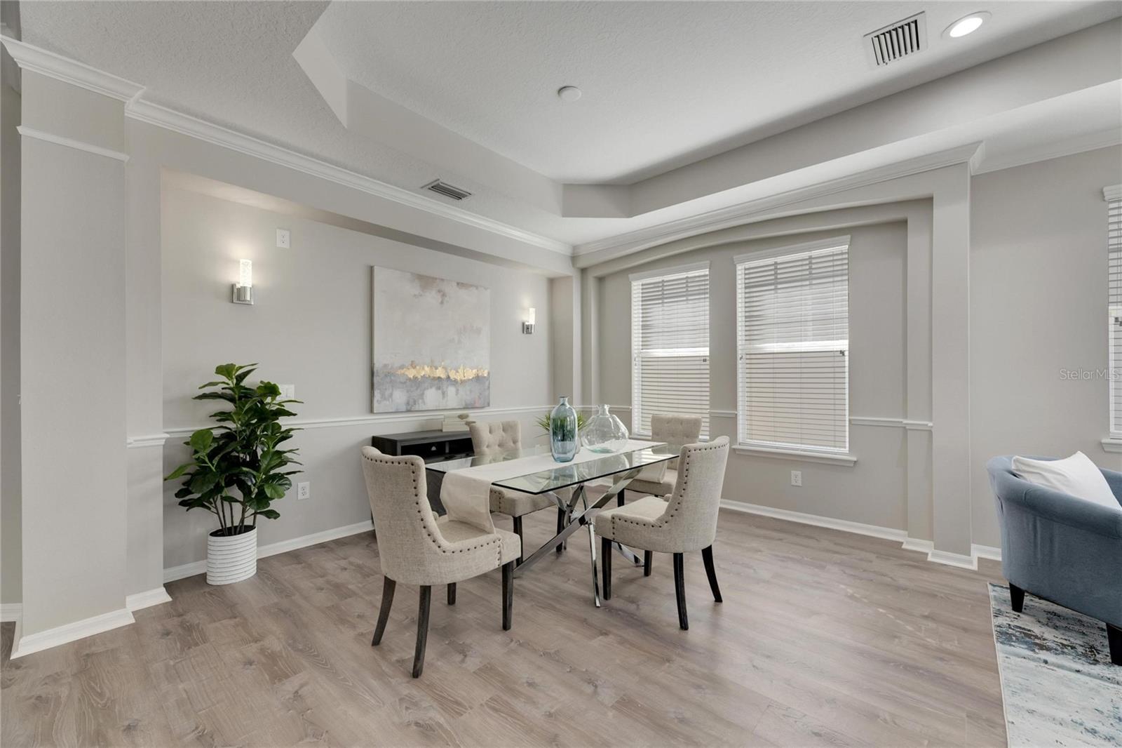 Listing photo id 13 for 528 Islebay Drive