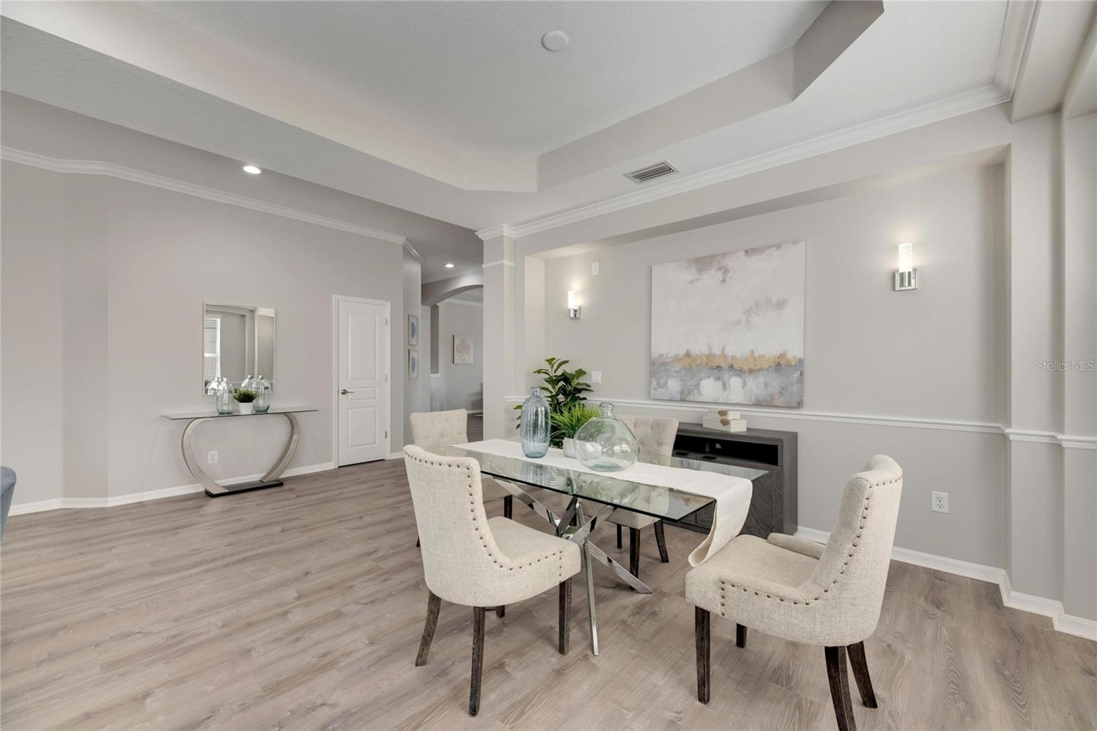 Listing photo id 14 for 528 Islebay Drive