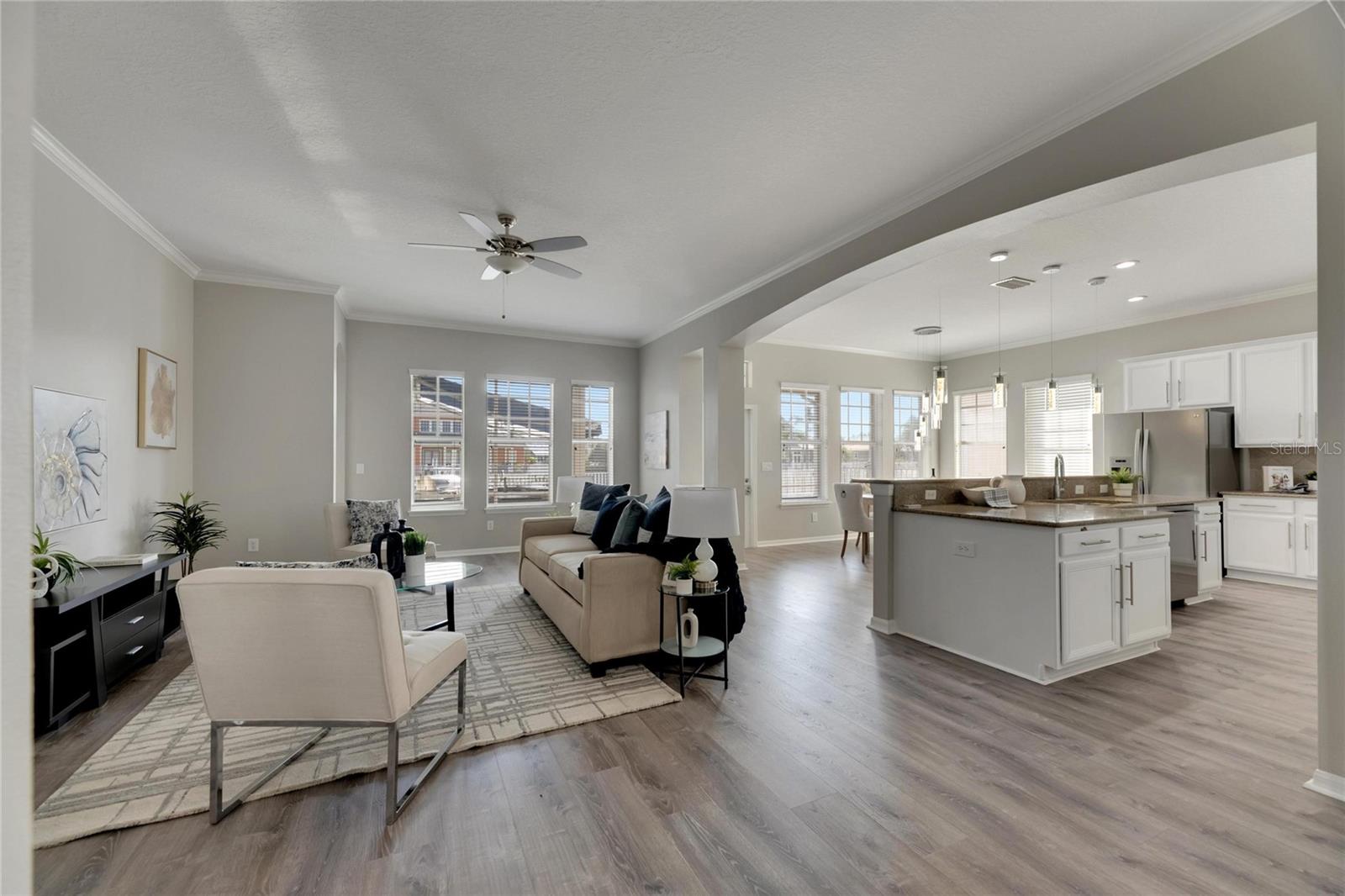 Listing photo id 15 for 528 Islebay Drive