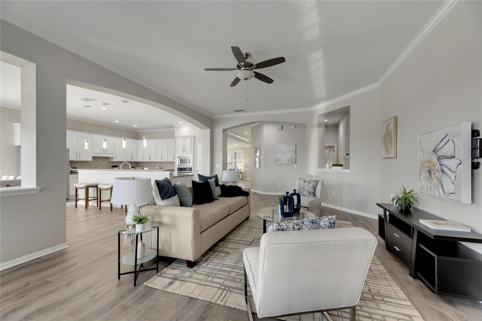 Listing photo id 17 for 528 Islebay Drive