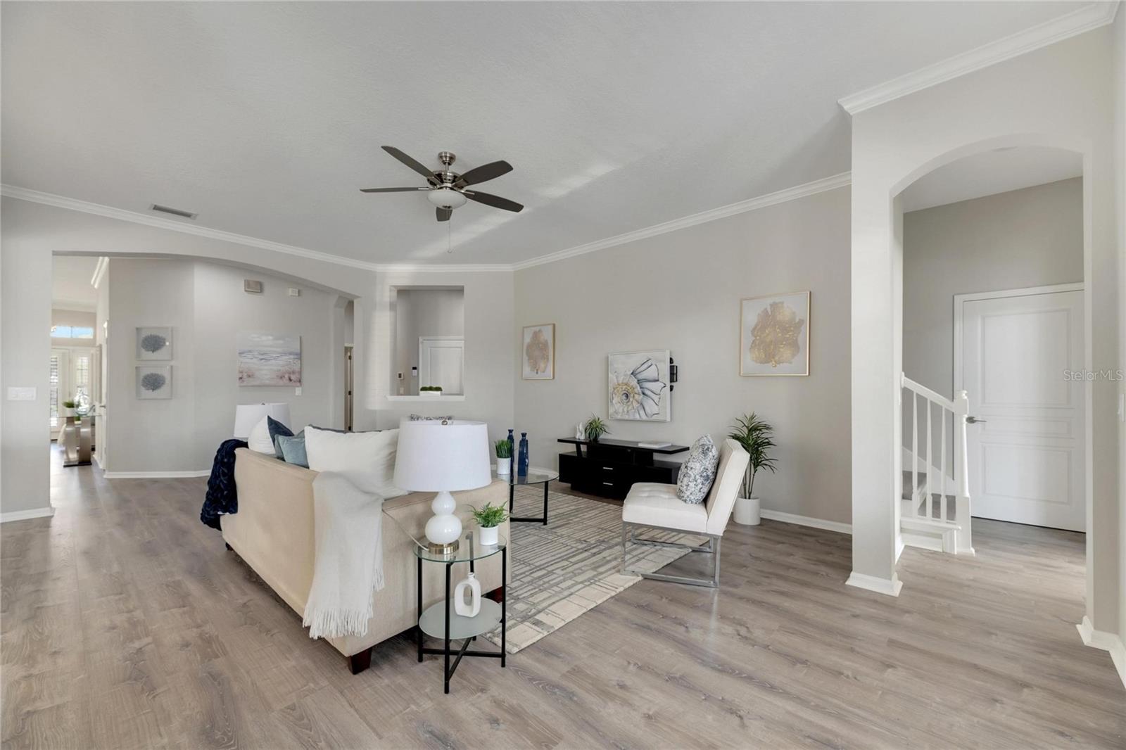 Listing photo id 18 for 528 Islebay Drive