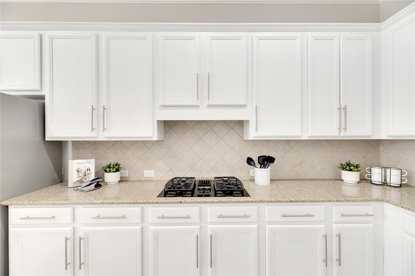 Listing photo id 27 for 528 Islebay Drive