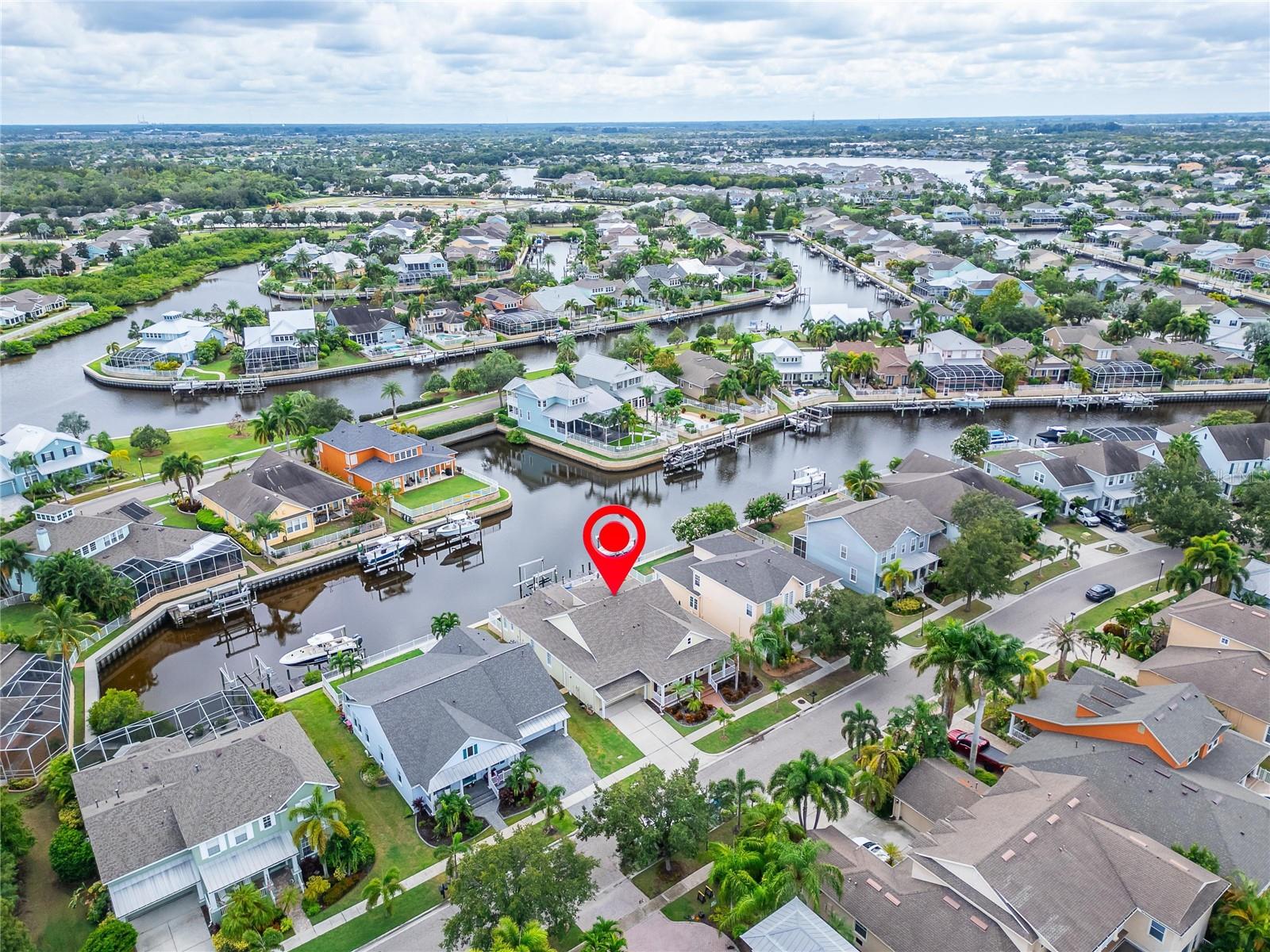 Listing photo id 1 for 528 Islebay Drive