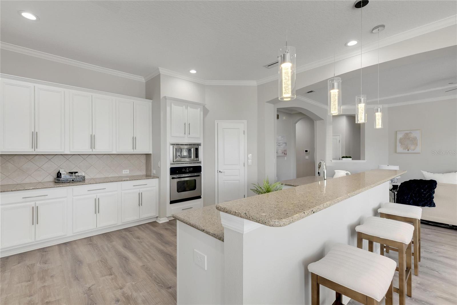 Listing photo id 29 for 528 Islebay Drive