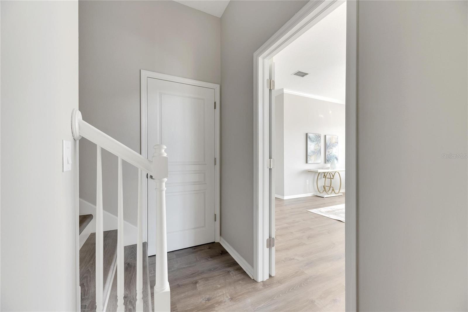 Listing photo id 44 for 528 Islebay Drive