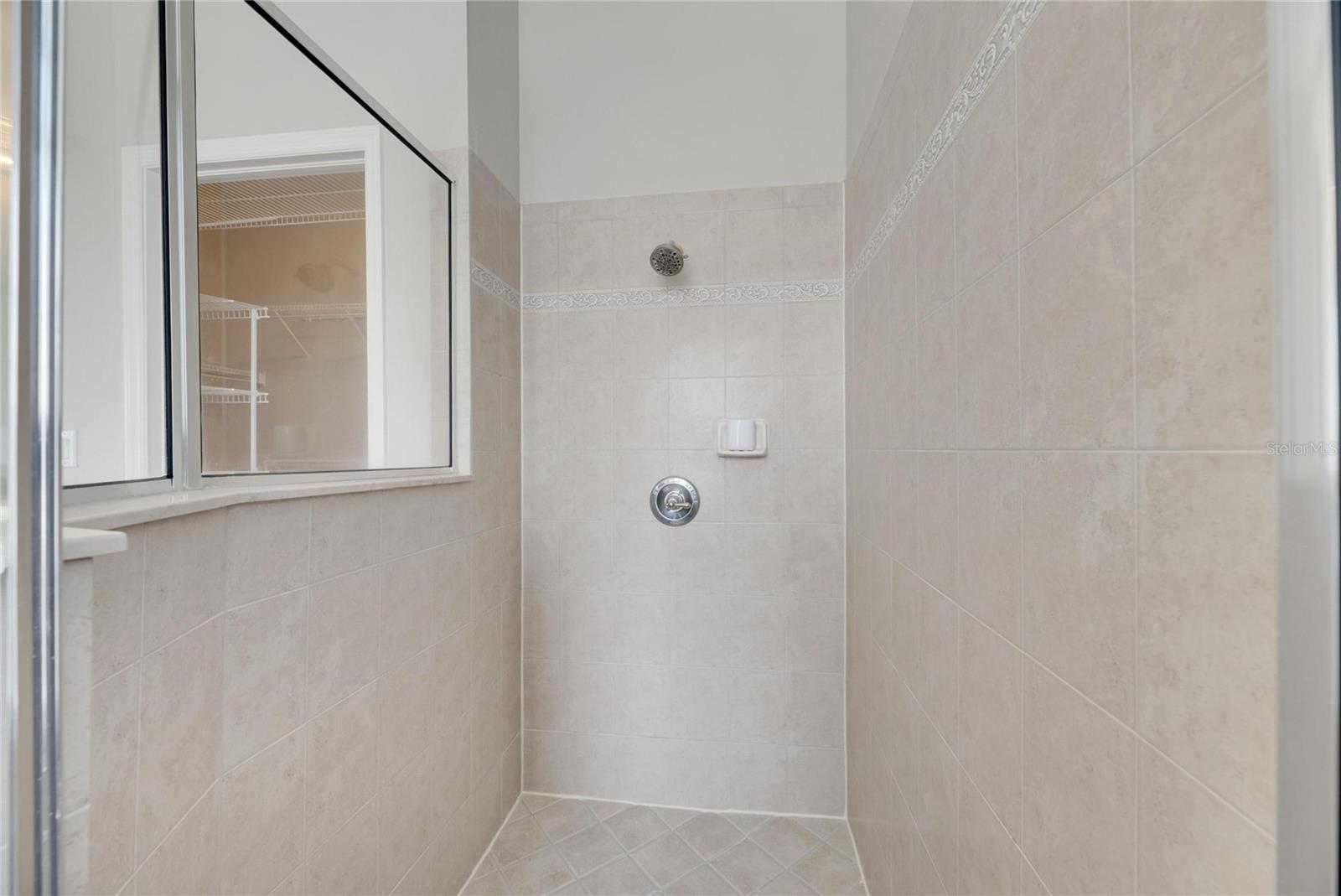 Listing photo id 56 for 528 Islebay Drive