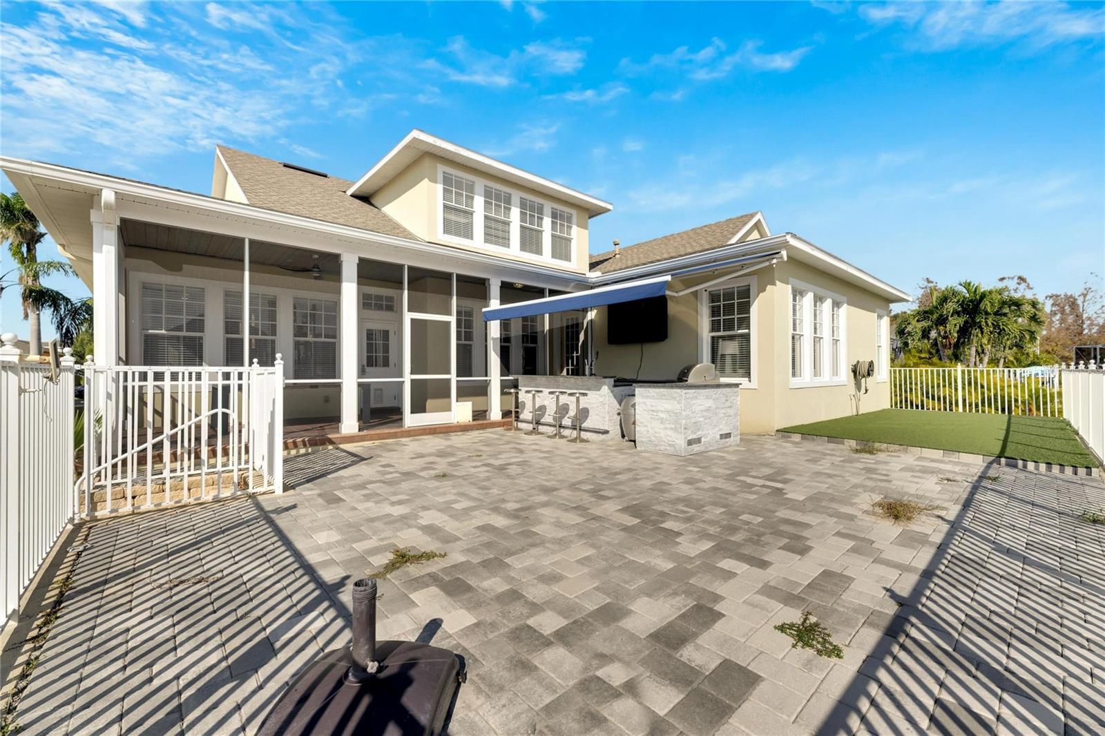 Listing photo id 69 for 528 Islebay Drive