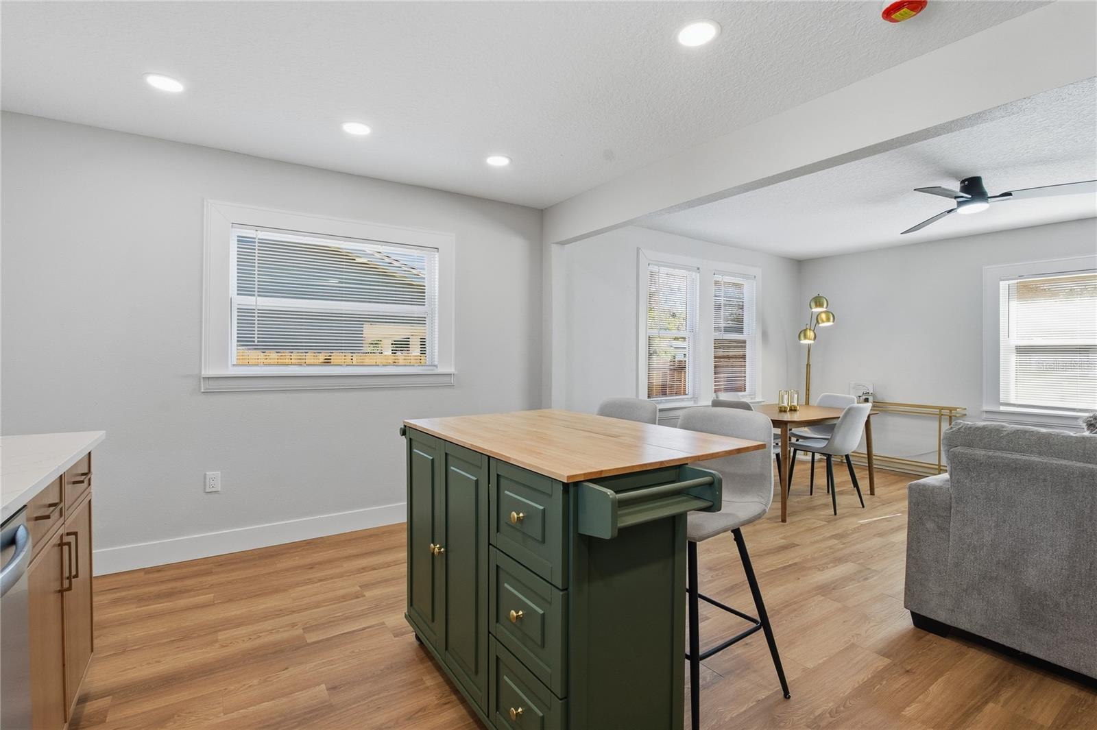 Image 15 of 40 For 918 Lambright Street