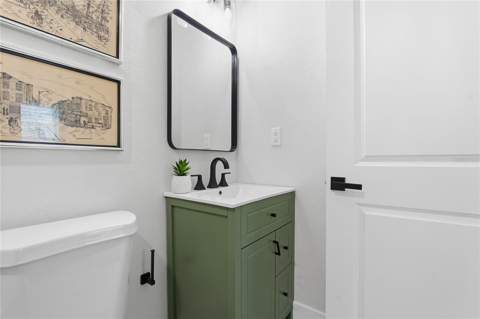 Image 21 of 40 For 918 Lambright Street