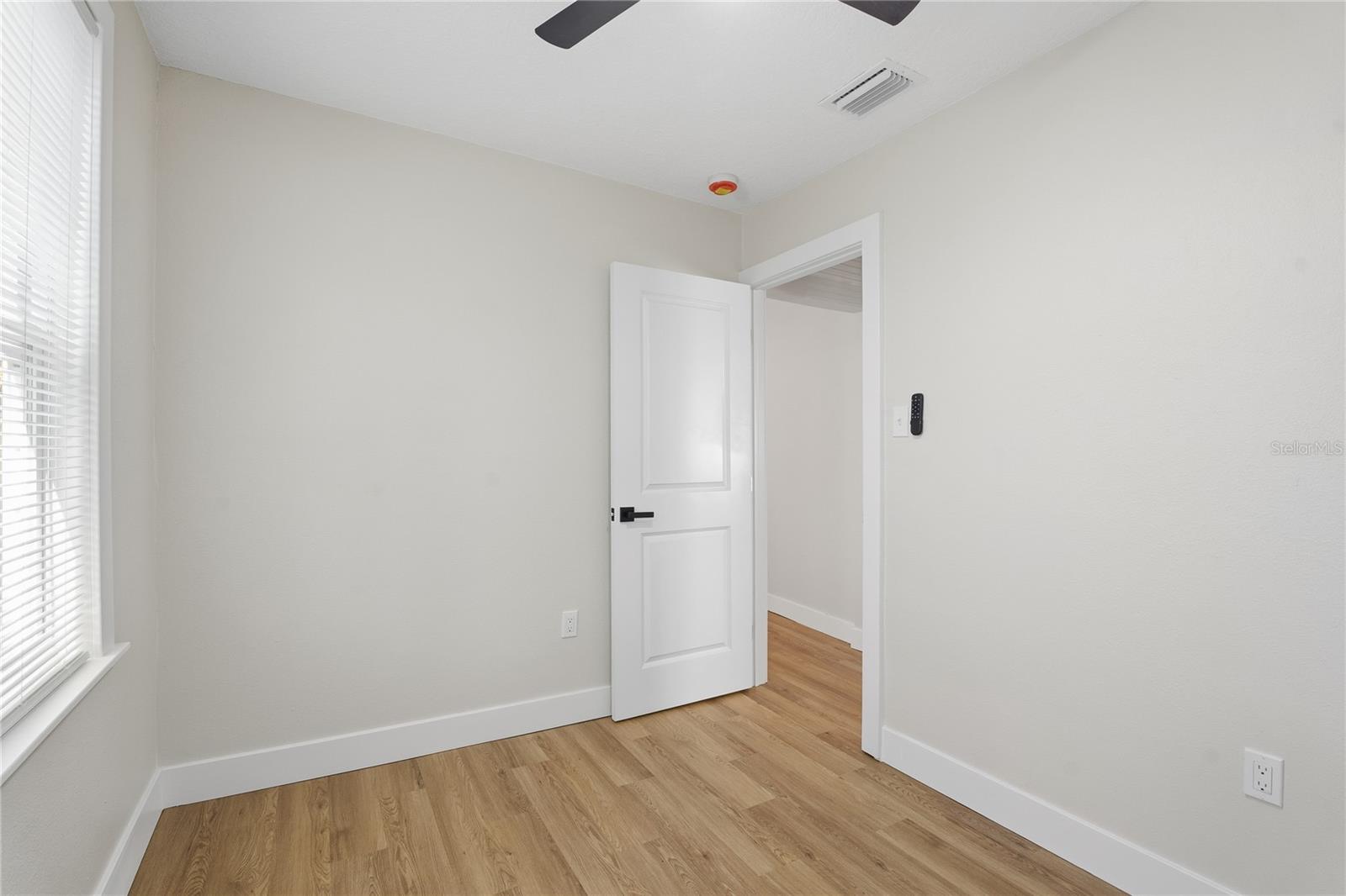 Image 23 of 40 For 918 Lambright Street