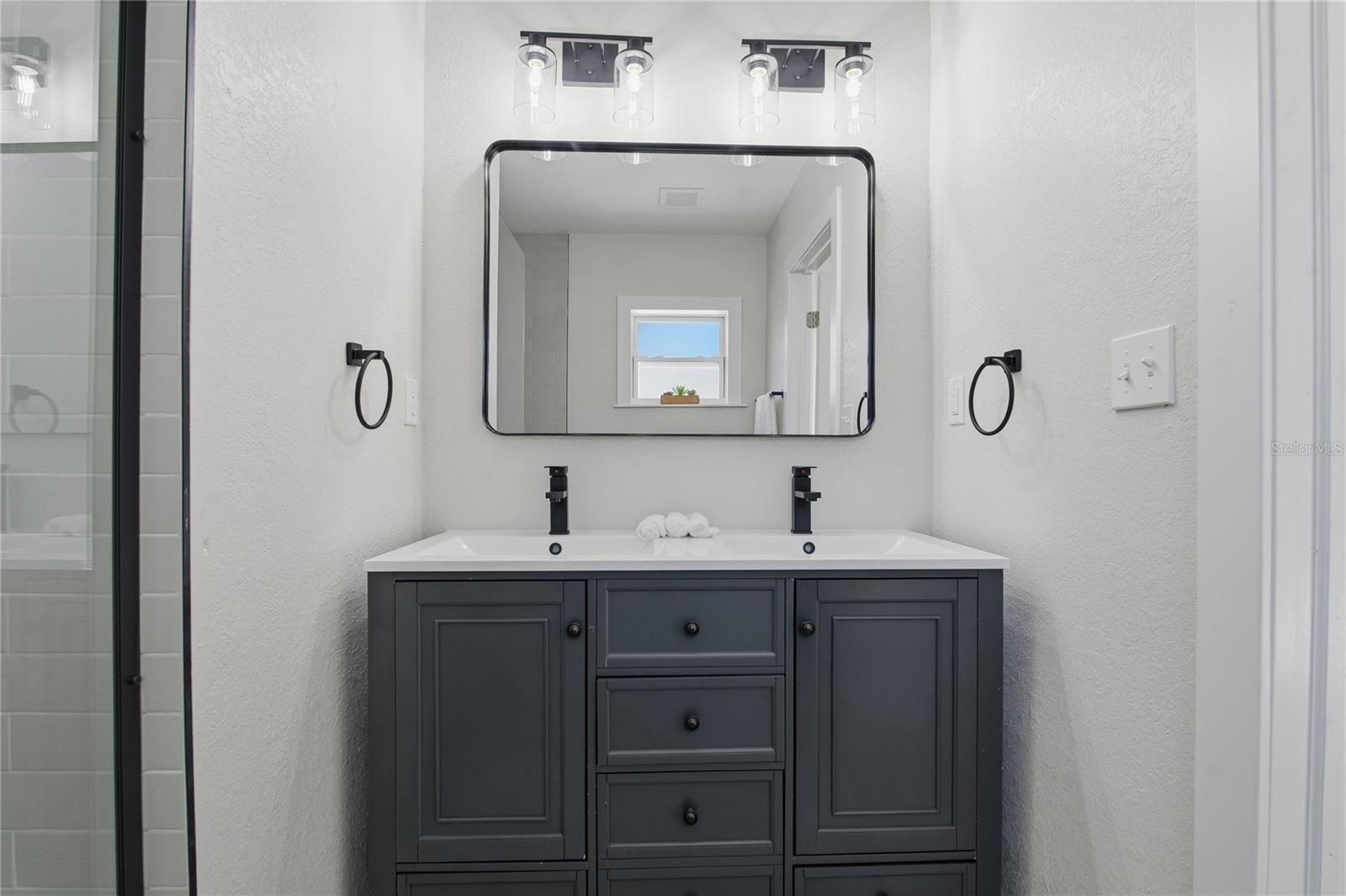 Image 29 of 40 For 918 Lambright Street