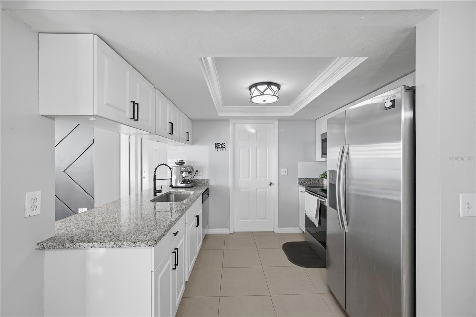 Image 10 of 36 For 6820 Larchmont Avenue