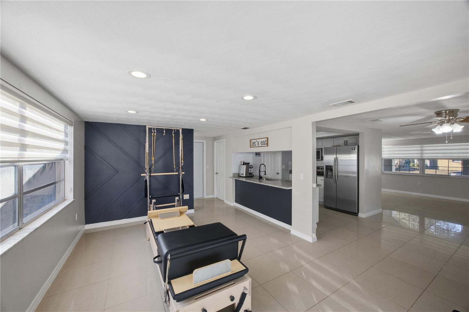 Image 13 of 36 For 6820 Larchmont Avenue