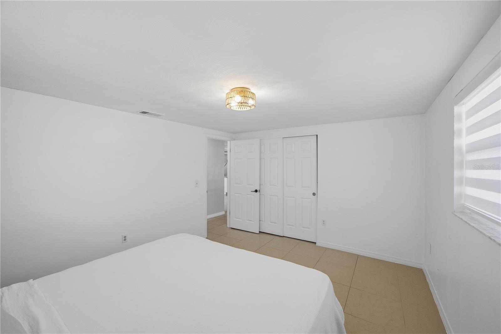 Image 15 of 36 For 6820 Larchmont Avenue