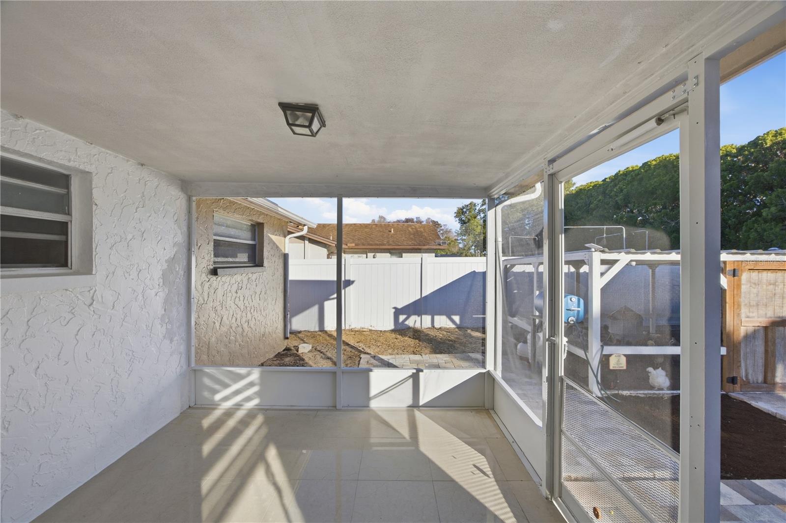 Image 21 of 36 For 6820 Larchmont Avenue