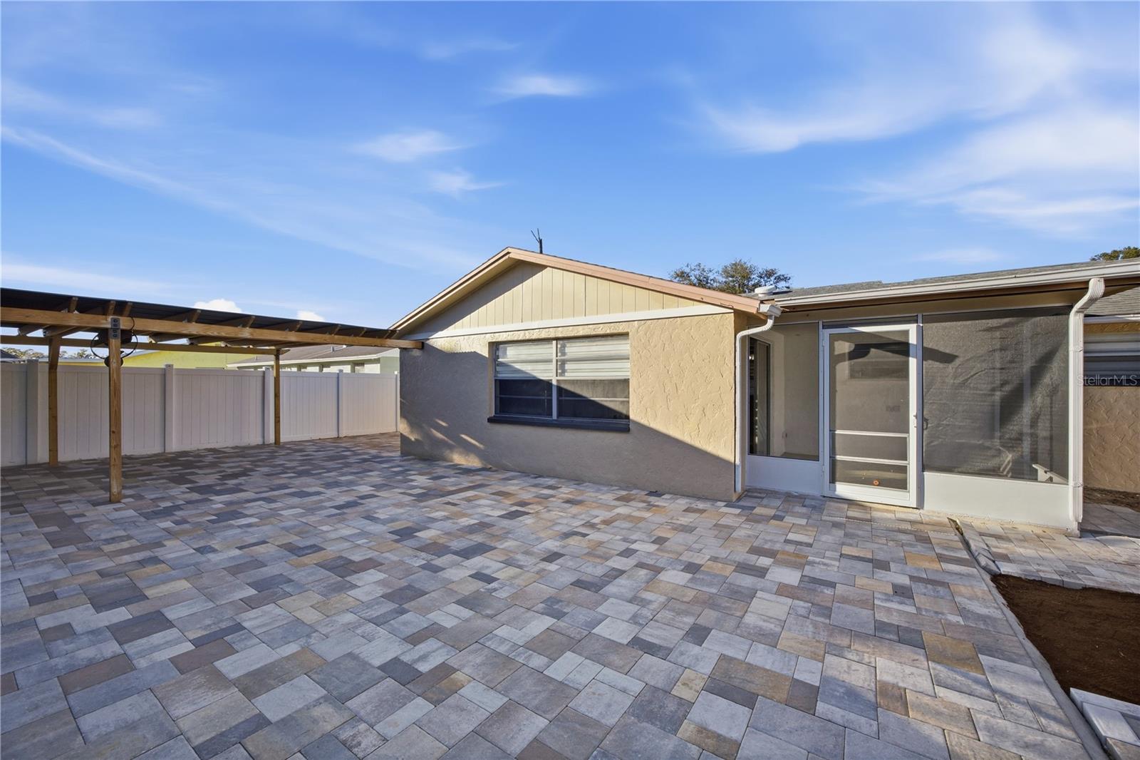 Image 22 of 36 For 6820 Larchmont Avenue